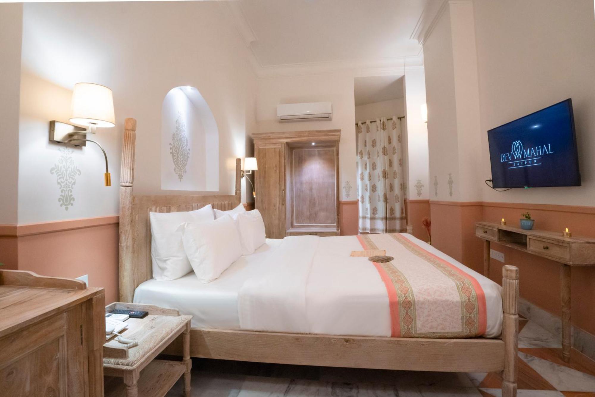 Dev Mahal - A Boutique Heritage Hotel Τζαϊπούρ Εξωτερικό φωτογραφία