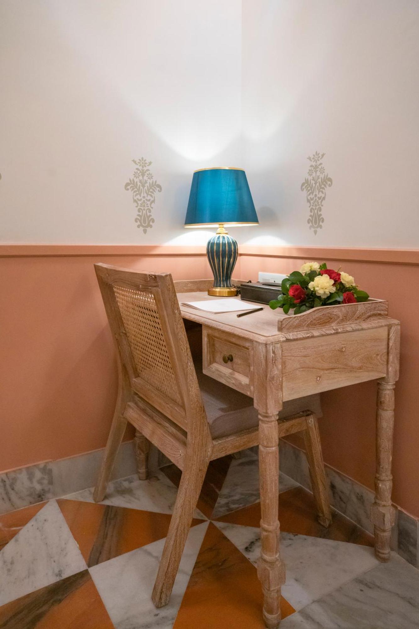 Dev Mahal - A Boutique Heritage Hotel Τζαϊπούρ Εξωτερικό φωτογραφία