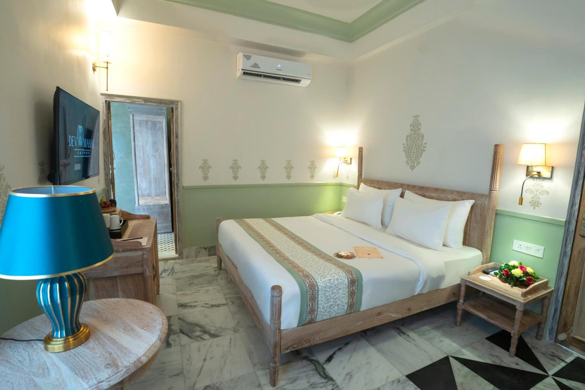 Dev Mahal - A Boutique Heritage Hotel Τζαϊπούρ Εξωτερικό φωτογραφία