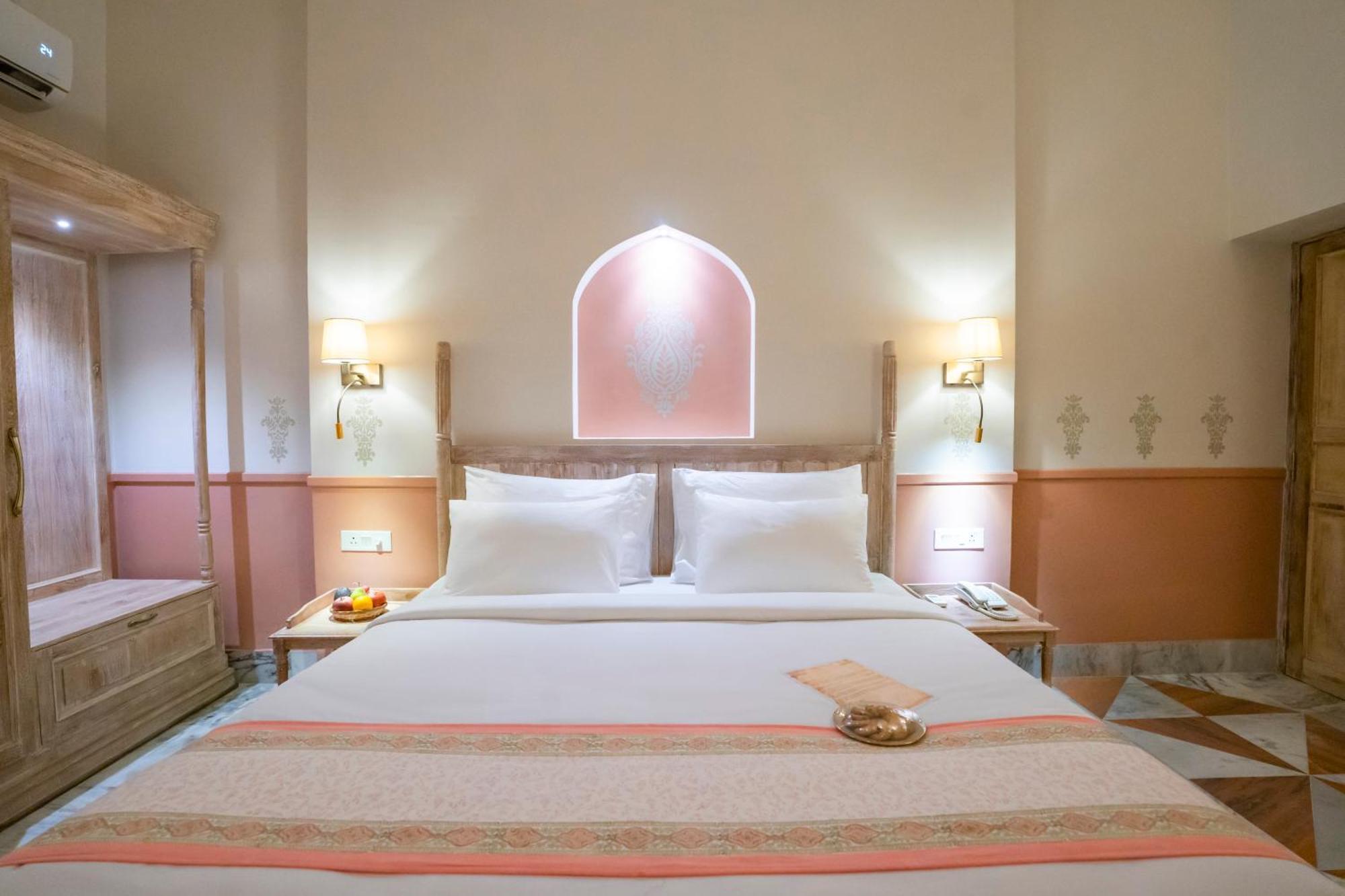 Dev Mahal - A Boutique Heritage Hotel Τζαϊπούρ Εξωτερικό φωτογραφία