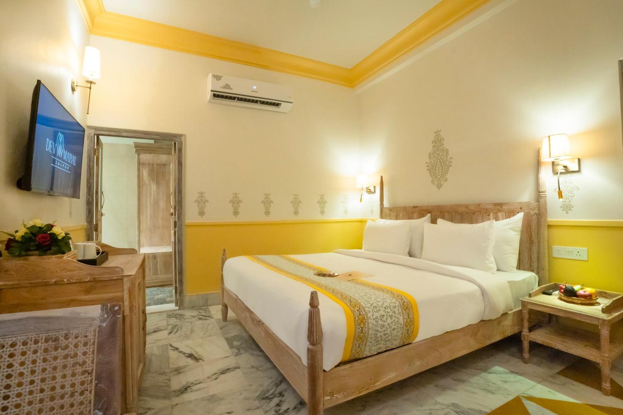 Dev Mahal - A Boutique Heritage Hotel Τζαϊπούρ Εξωτερικό φωτογραφία