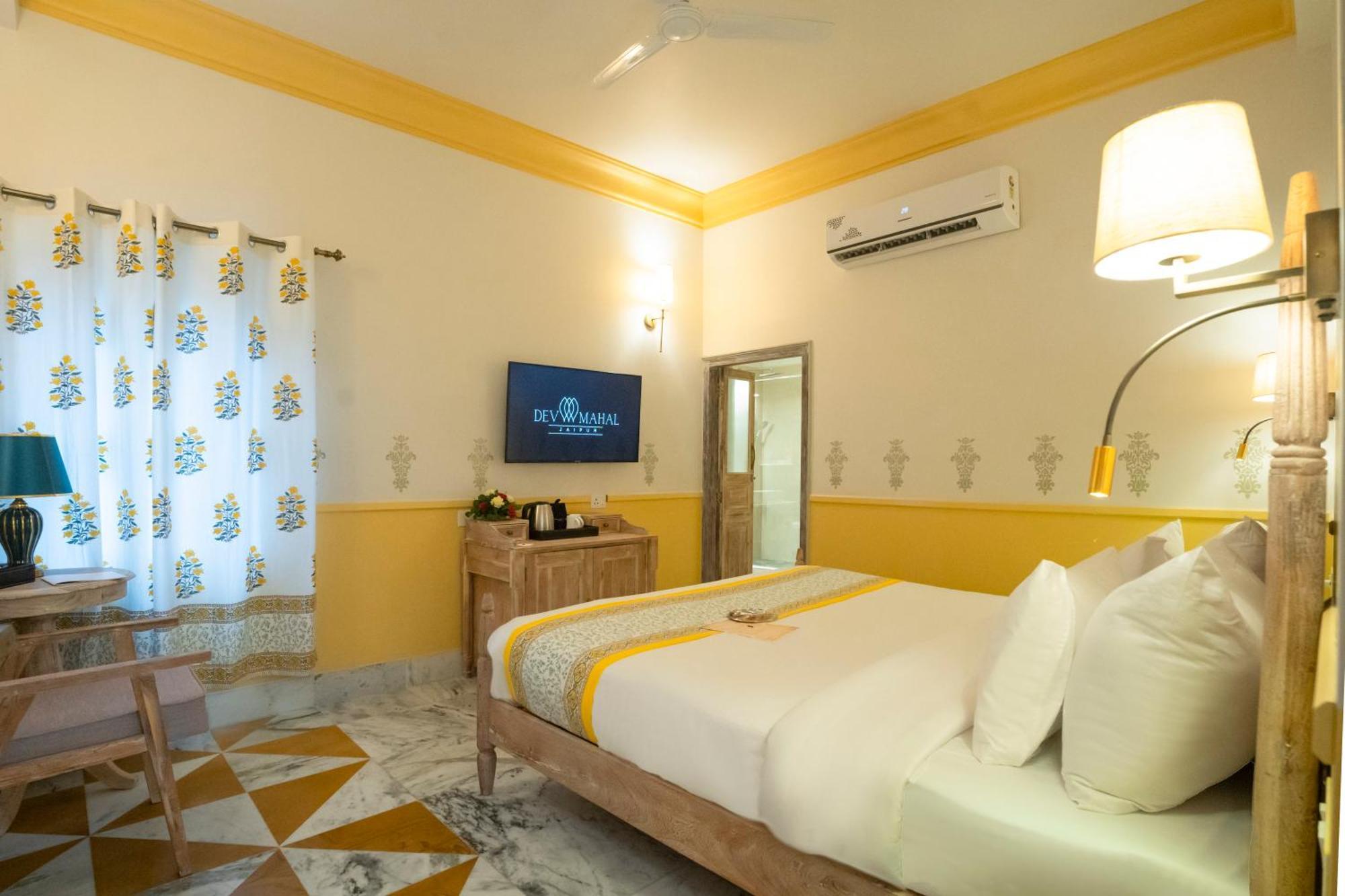Dev Mahal - A Boutique Heritage Hotel Τζαϊπούρ Εξωτερικό φωτογραφία