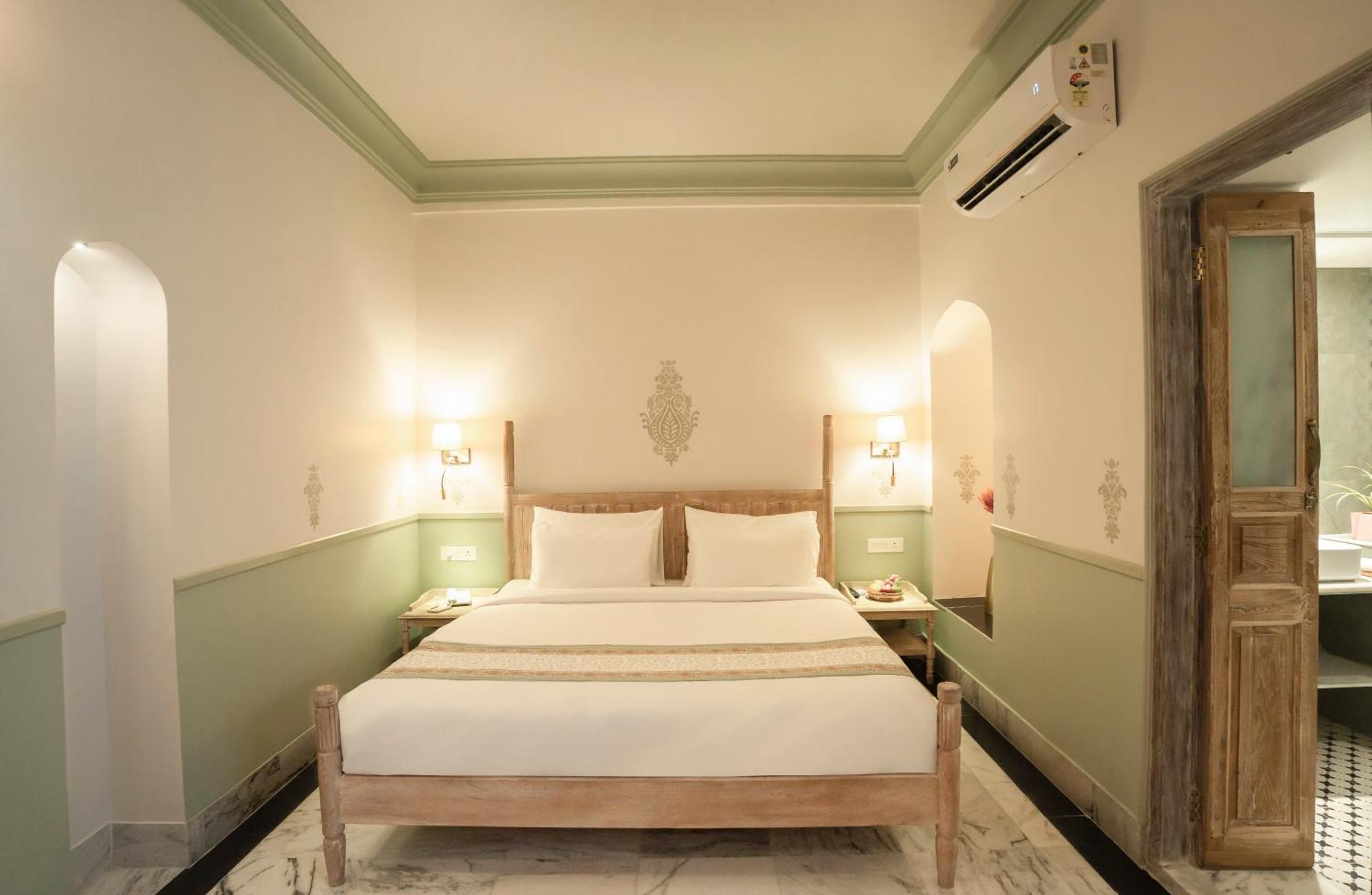 Dev Mahal - A Boutique Heritage Hotel Τζαϊπούρ Εξωτερικό φωτογραφία