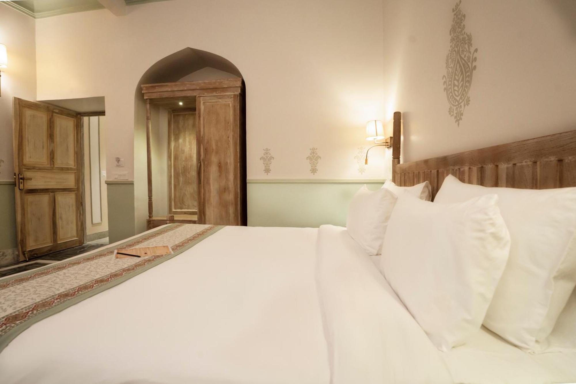 Dev Mahal - A Boutique Heritage Hotel Τζαϊπούρ Εξωτερικό φωτογραφία
