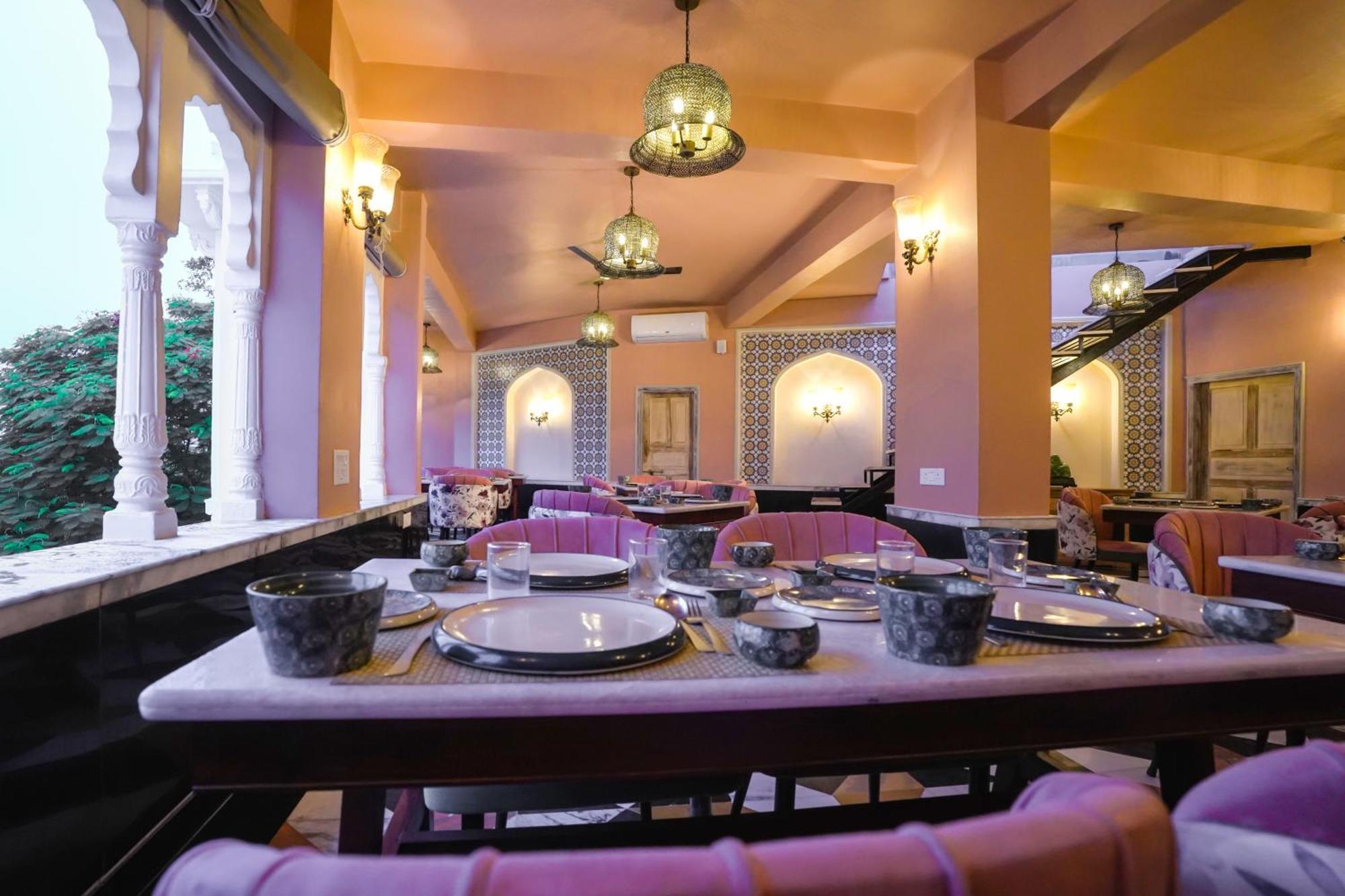 Dev Mahal - A Boutique Heritage Hotel Τζαϊπούρ Εξωτερικό φωτογραφία