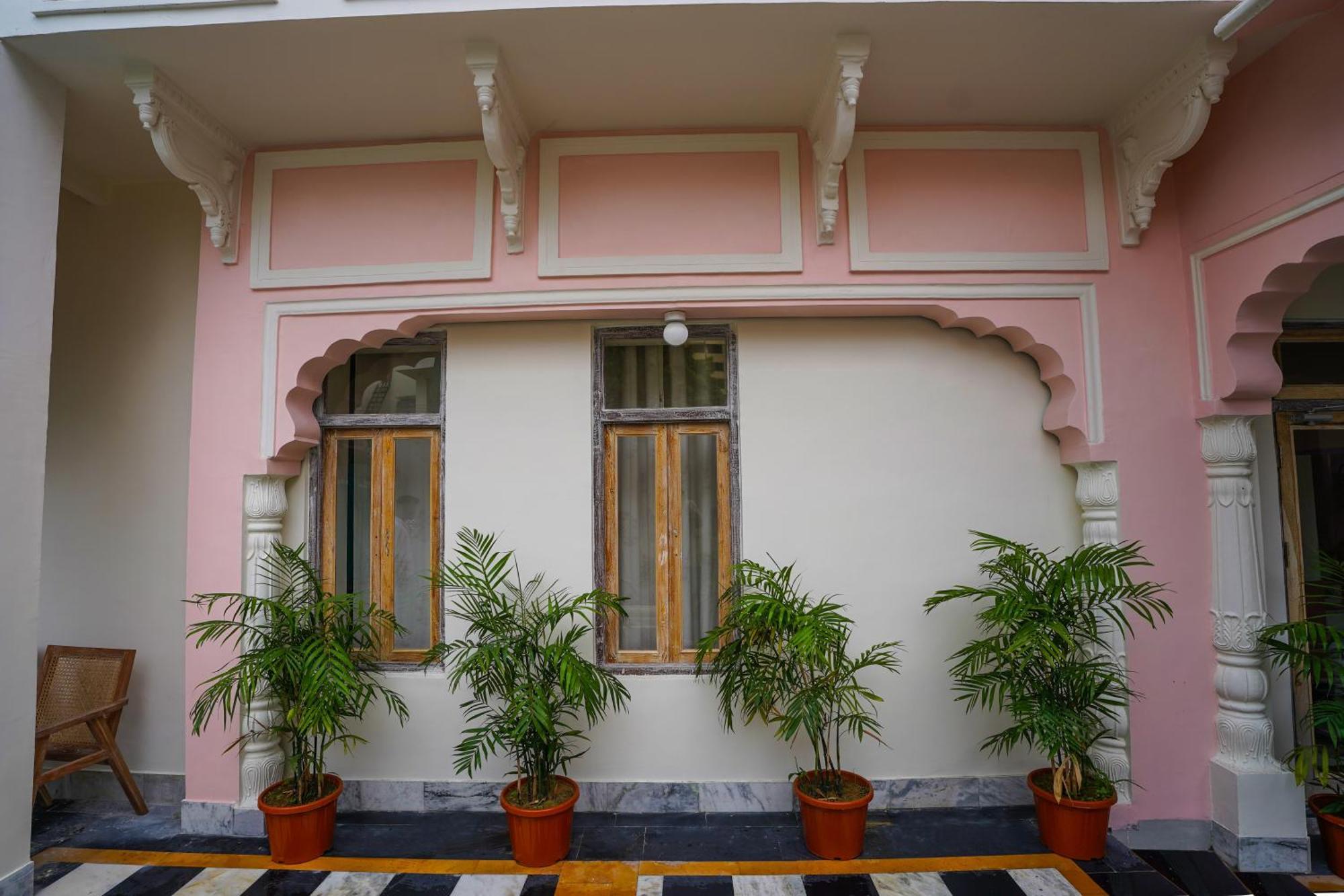 Dev Mahal - A Boutique Heritage Hotel Τζαϊπούρ Εξωτερικό φωτογραφία