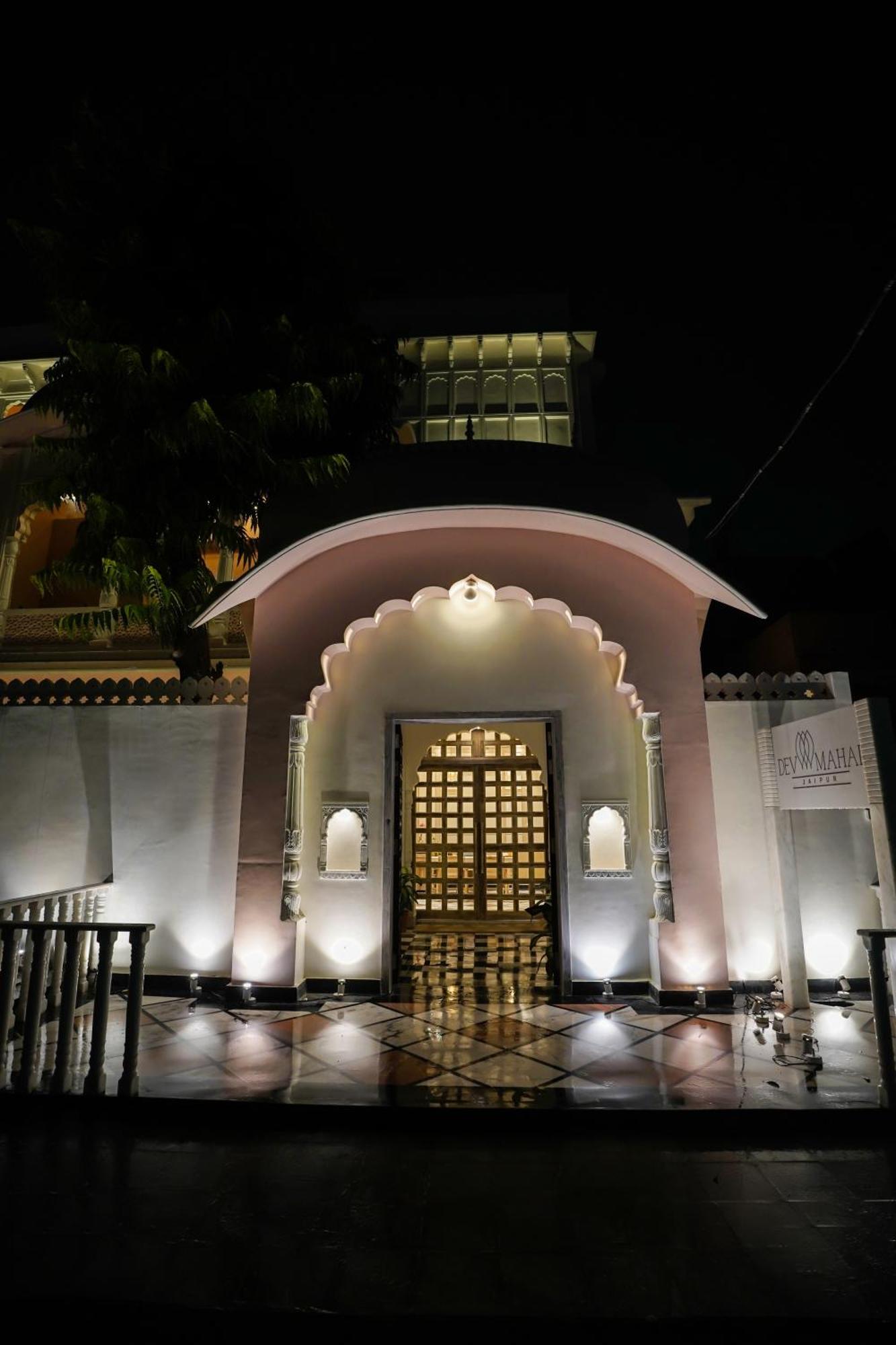 Dev Mahal - A Boutique Heritage Hotel Τζαϊπούρ Εξωτερικό φωτογραφία
