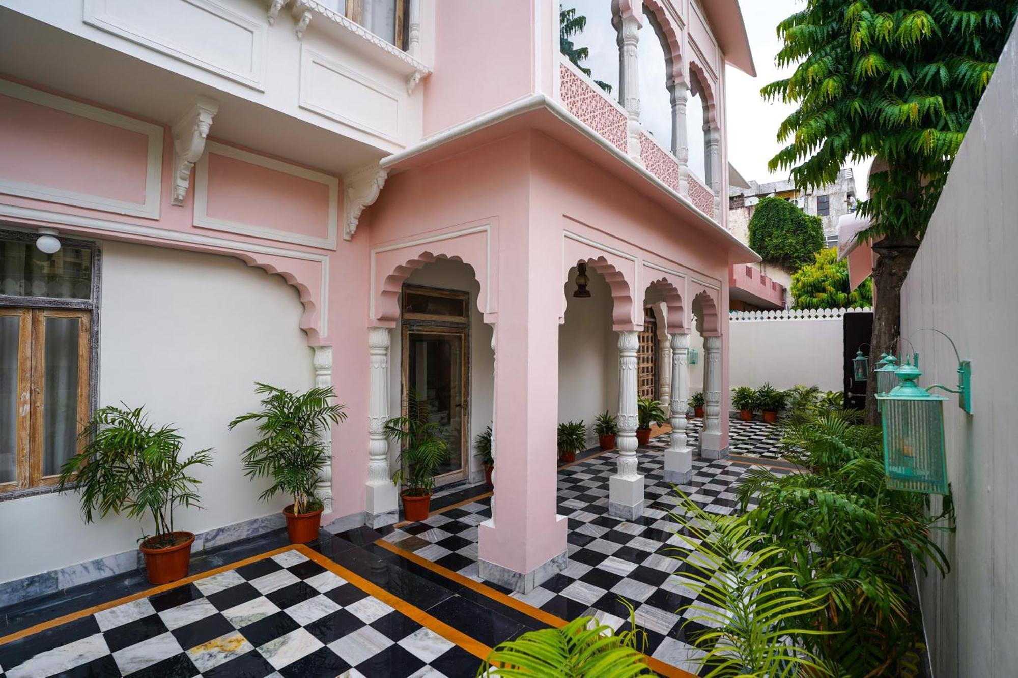 Dev Mahal - A Boutique Heritage Hotel Τζαϊπούρ Εξωτερικό φωτογραφία